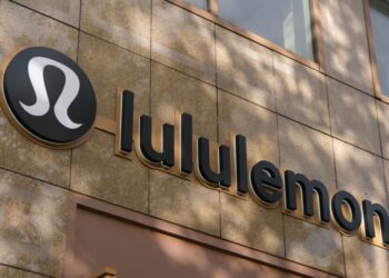 Lululemon gets help from international and digital sales in Q4