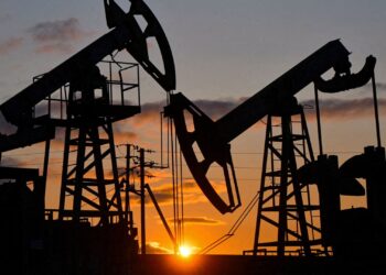 U.S. crude oil tops $100 after Trump dissatisfied with Iran proposal