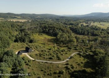 Inside the $3.25 Million All-Black Hudson Valley Barndominium That Found a Buyer in Days