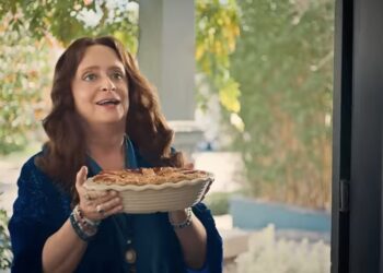 ‘SNL’ Star Rachel Dratch Gives Her NYC Apartment a Teen Makeover