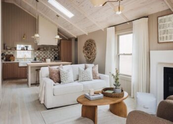 Woman Transforms Four Dated 1940s Cottages Into a Stunning $4 Million ‘Micro Compound’ on Lake Michigan