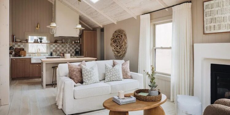 Woman Transforms Four Dated 1940s Cottages Into a Stunning $4 Million ‘Micro Compound’ on Lake Michigan