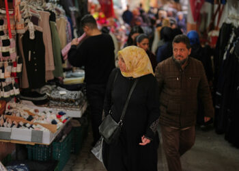 IMF warns of emerging markets’ exposure to ‘flighty’ hedge funds