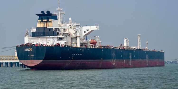 Brent, WTI rise on Iran war worries
