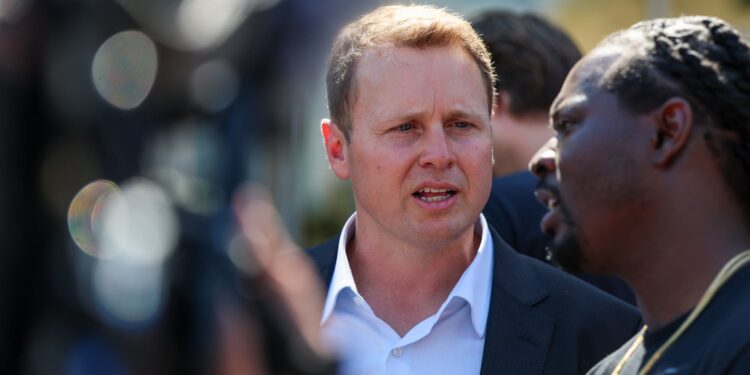 MTV star Spencer Pratt gaining in Los Angeles mayoral race against Karen Bass