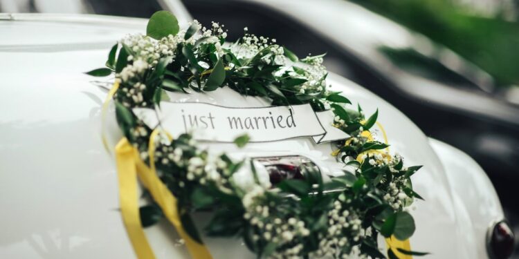 Just Got Married? 9 Smart Money Moves To Make Right Away