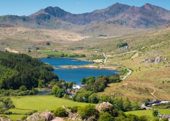15 Best Day Trips from Liverpool (by Train, Bus and Car)