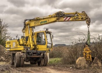 Why This is the Year to Launch Your Equipment Rental Venture