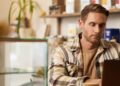 Stop Fundraising Like It’s 2021: The Bootstrapped Hybrid Model Is Quietly Winning