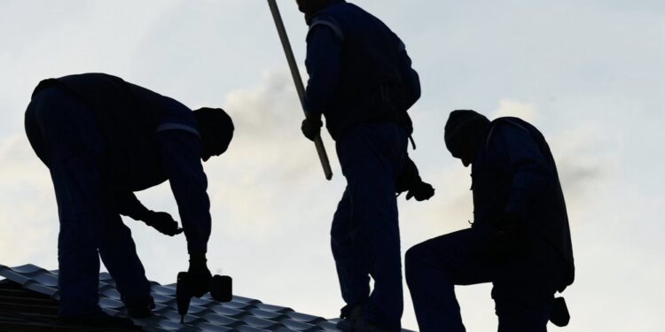 Starting Your Own Roofing Business – What You Need to Know