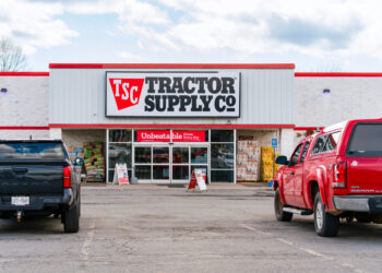 Tractor Supply expands pet offerings with VIP Petcare acquisition