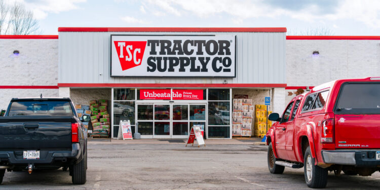 Tractor Supply expands pet offerings with VIP Petcare acquisition