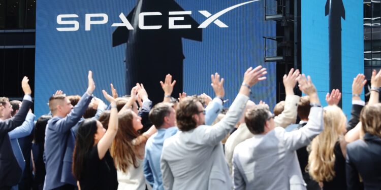 SpaceX surges past Microsoft in market cap