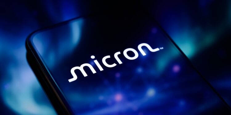 Micron sinks as it looks to wrap a whipsaw week of trading