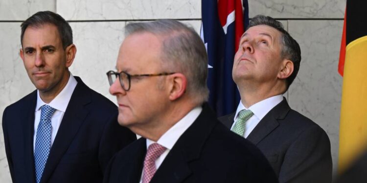 Greens cut deal with government to get Budget CGT changes through