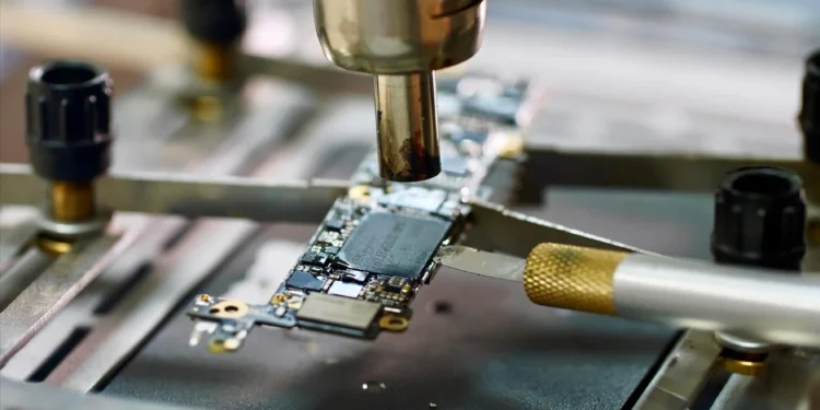 Buying Refurbished Electronics Saves 20-50% on the Same Gear