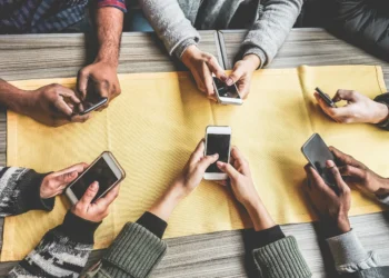 9 Best Cheap Cell Phone Plans That Will Save You Money