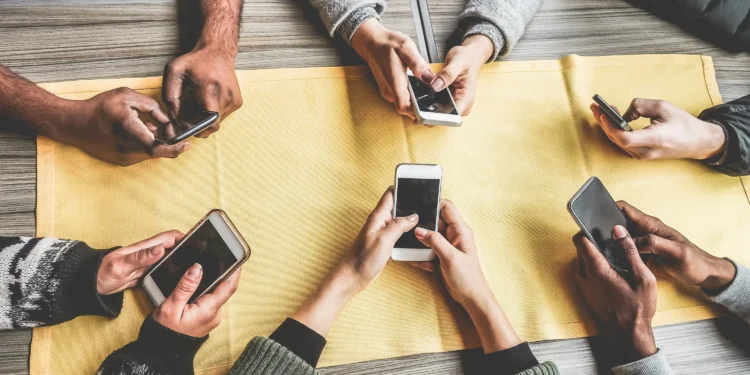 9 Best Cheap Cell Phone Plans That Will Save You Money