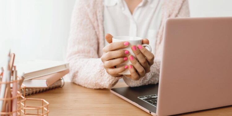 12 Faceless Business Ideas To Make Money Without Showing Your Face
