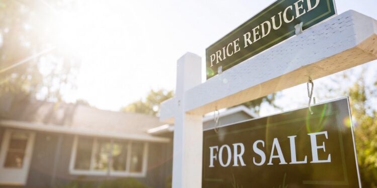 Price Cuts Creep Back Up as Summer Selling Season Stalls