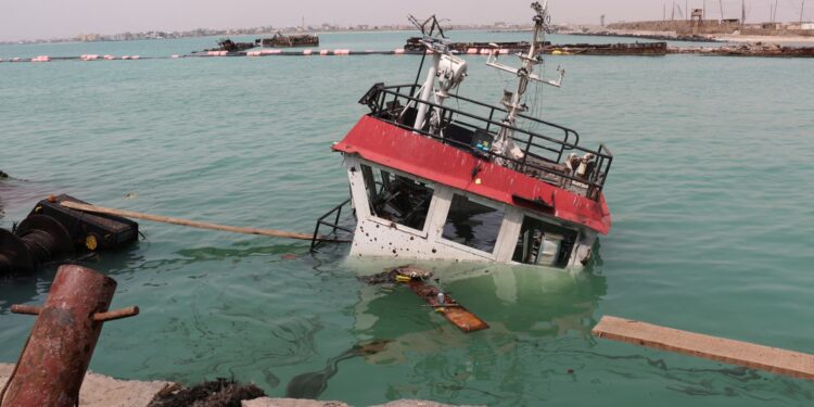 Houthi attack kills six in first death in Red Sea since Iran war began