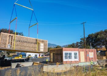Altadena Wildfire Victims Turn to Factory Homes to Speed Rebuilding Process