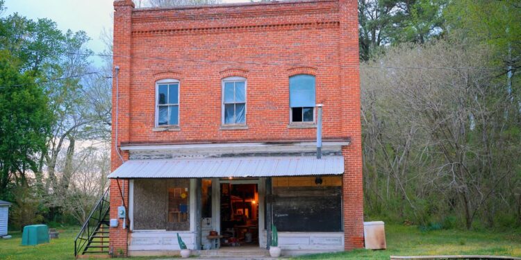 ‘I’m Renovating a Historic Abandoned Store into the Homestead of My Dreams’