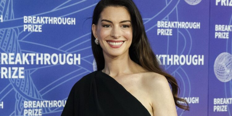 Anne Hathaway Reveals She Has Roaches in Her NYC Home