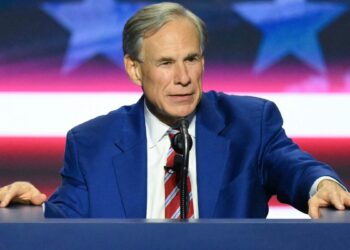 Texas Gov. Greg Abbott Halts Data Center Permits as Backlash Grows