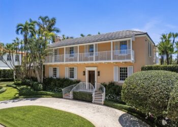 Rare $18M Salmon-Pink 1938 Colonial Listing Hits the Palm Beach Market