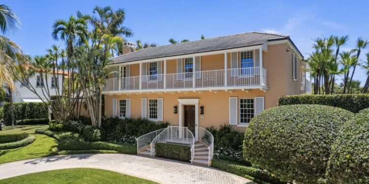 Rare $18M Salmon-Pink 1938 Colonial Listing Hits the Palm Beach Market