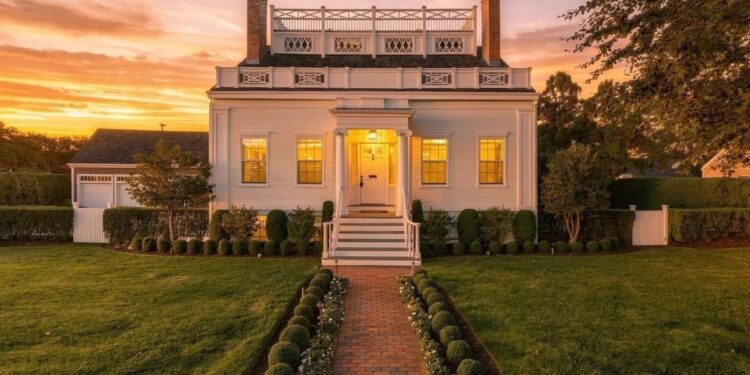 This 1834 Sea Captain’s Home On Nantucket Just Listed for $32 Million