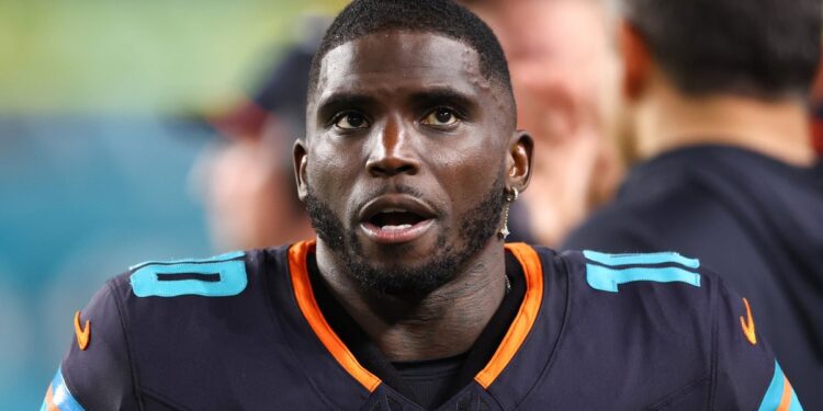 Ousted Miami Dolphins Star Tyreek Hill Relists $7.7 Million Florida Mansion