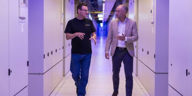 Diraq gives Equinix’s Sydney data centre a world-first quantum computer