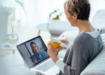 How the Pharmaceutical Industry Is Adapting to Digital Healthcare