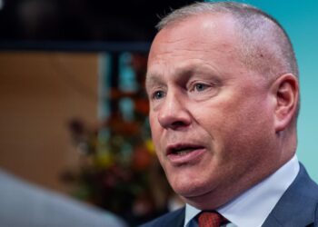World’s largest wealth fund posts $30 billion loss after bond market turbulence