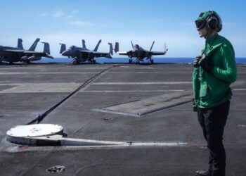 Oil prices rise as U.S. reportedly prepares to send third carrier to Mideast