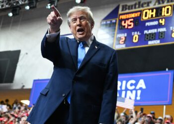 Trump reiterates pledge to send $5,000 checks as elections loom