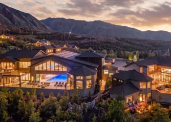 YouTube Star Kris Krohn LIsts $14M Utah Estate With Hydraulic Pool