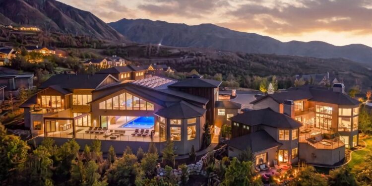 YouTube Star Kris Krohn LIsts $14M Utah Estate With Hydraulic Pool