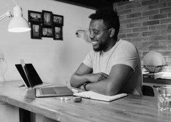 ChatGPT Project Management: How to Use It (Free Prompts)