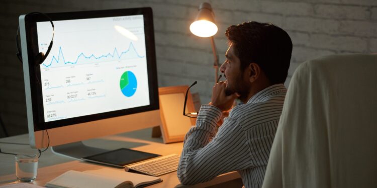Why Your Startup Website Gets Traffic but Fails to Generate Customers