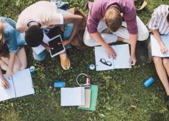 14 Money-Saving Tips for College Students